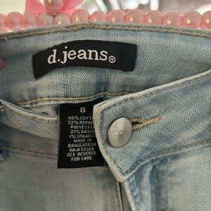d. jeans size 8 Women’s ripped distressed